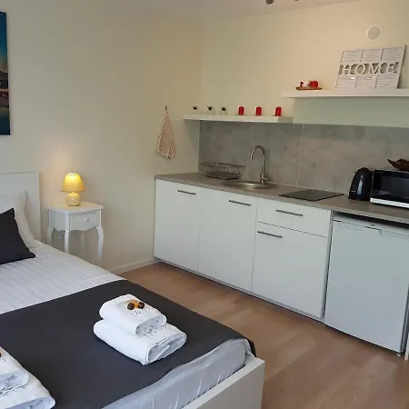Center Apartment *